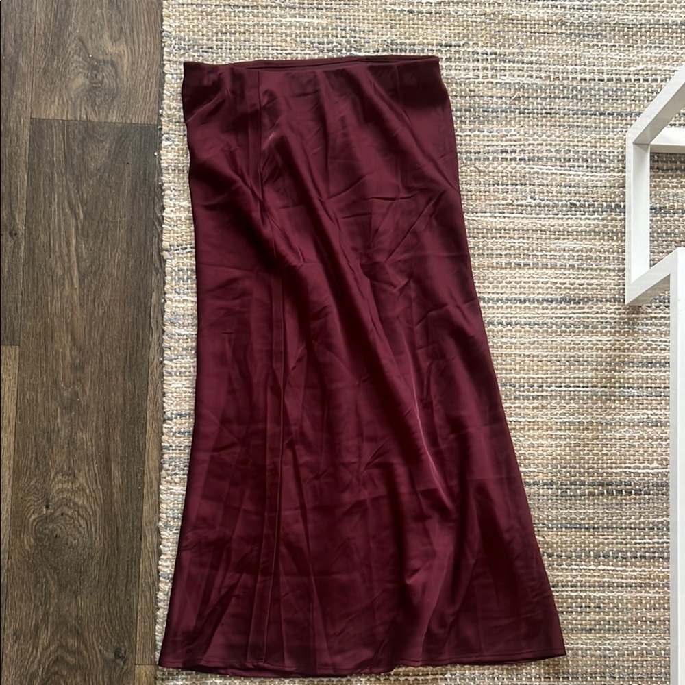 H&M Burgundy Satin Skirt (NEW WITH TAGS)